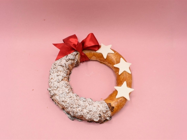 Kerstkrans (amandelspijs-roomboter)