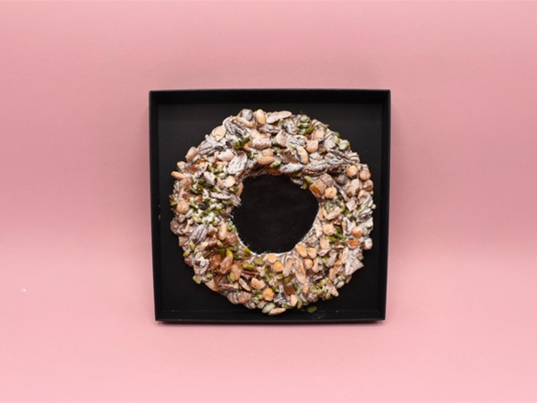 Choc.Kerstkrans in 4er doos met nuts-mix